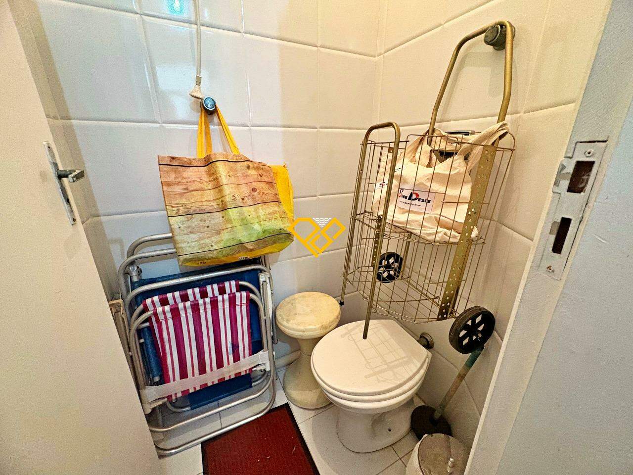 Apartamento à venda no Embaré: Wc de serviço