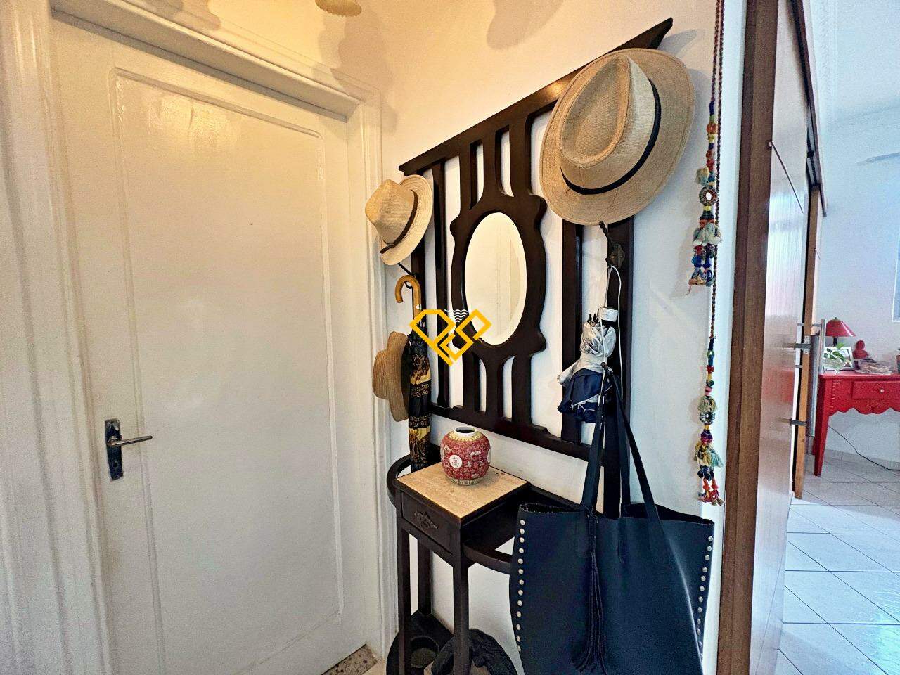 Apartamento à venda no Embaré: Entrada