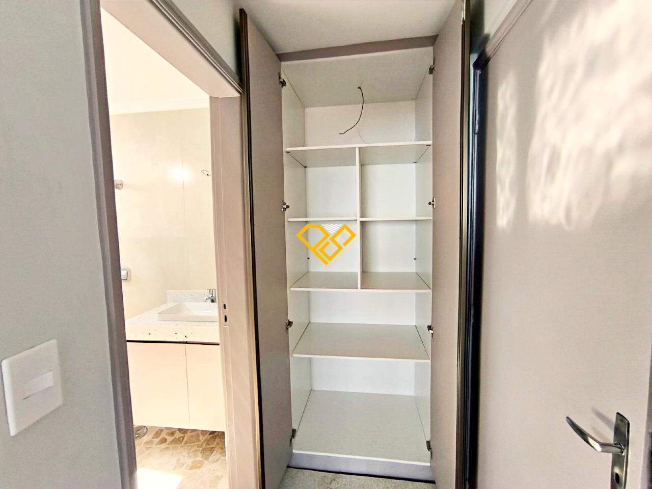 Apartamento à venda no Ponta da Praia: 