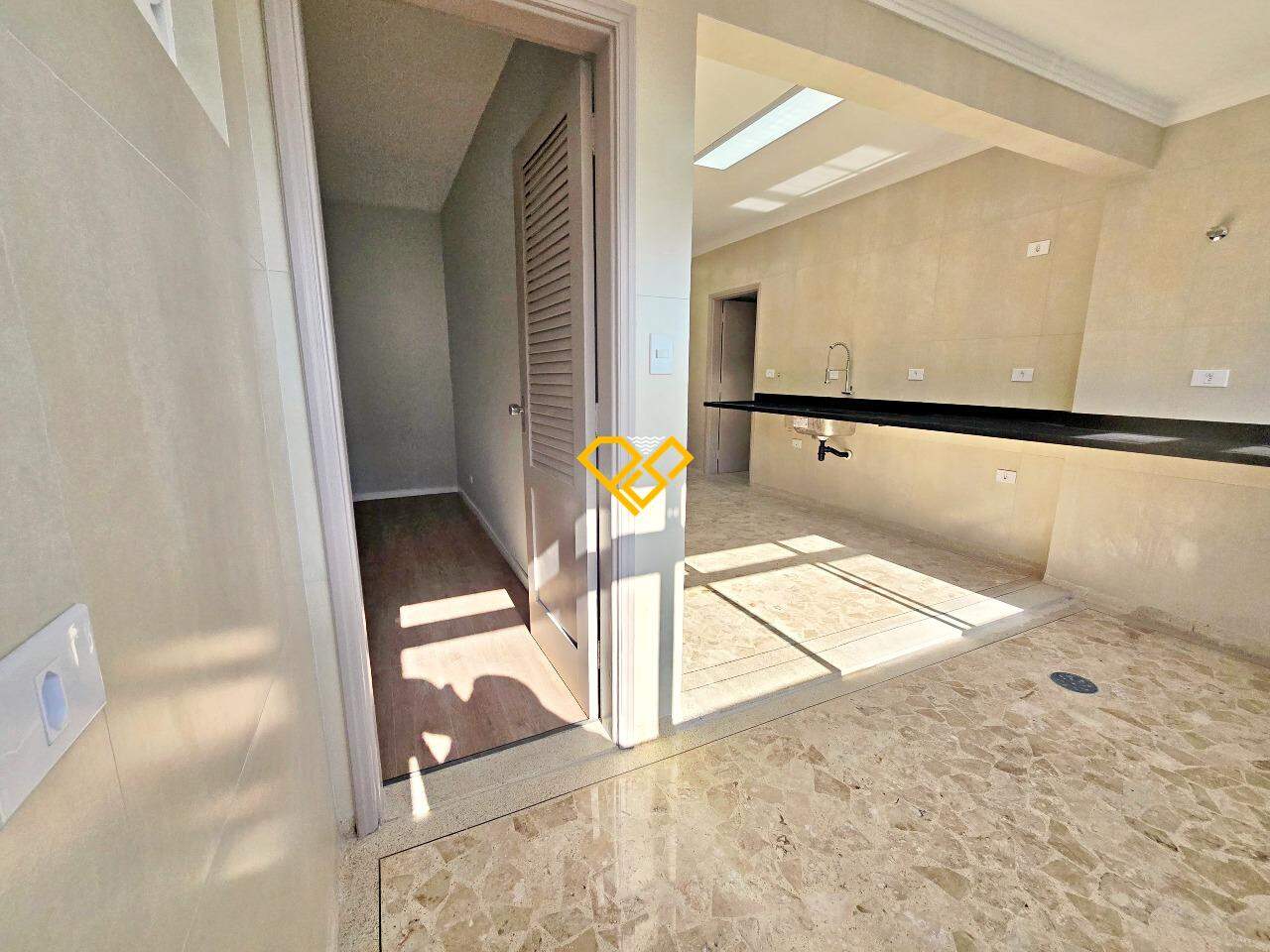 Apartamento à venda no Ponta da Praia: Cozinha