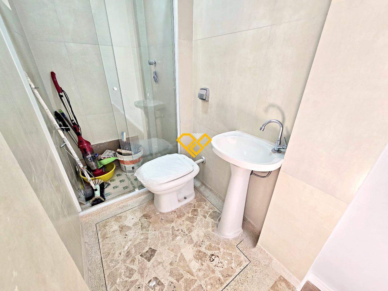 Apartamento à venda no Ponta da Praia: Wc de serviço