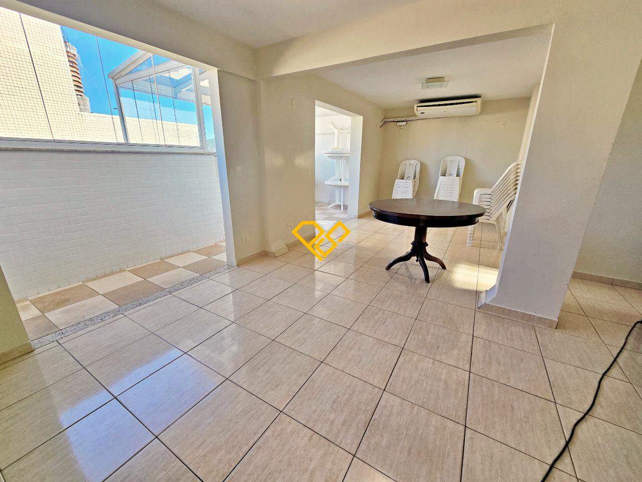 Apartamento à venda no Ponta da Praia: Lazer - Salão de festas