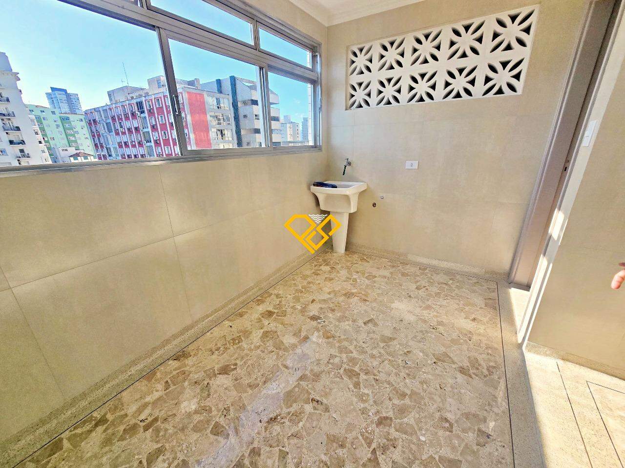Apartamento à venda no Ponta da Praia: Área de serviço