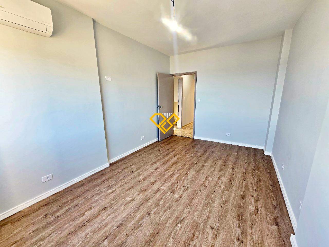 Apartamento à venda no Ponta da Praia: Dormitório 1 - suíte