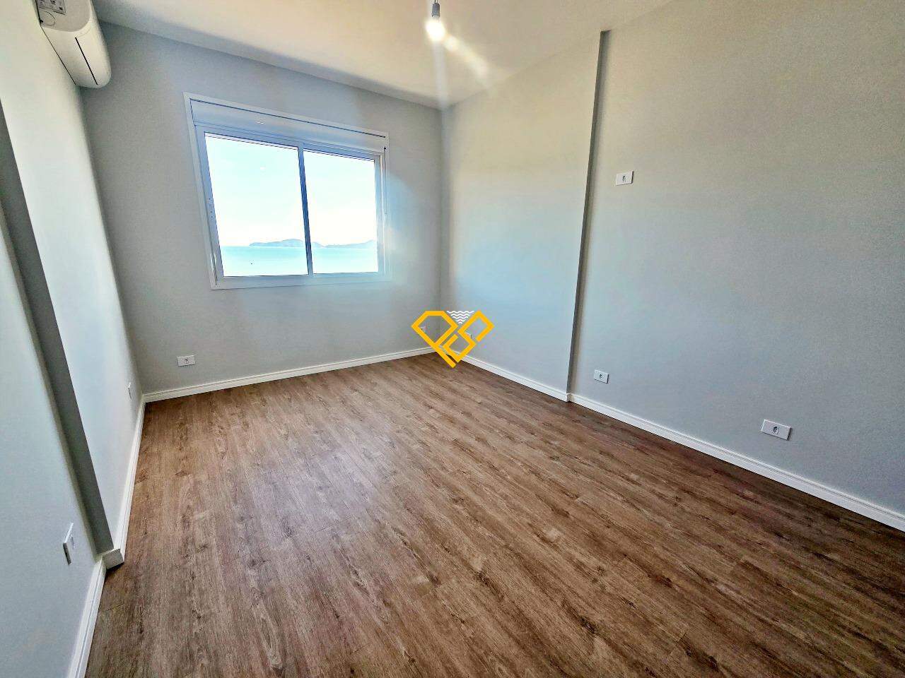 Apartamento à venda no Ponta da Praia: Dormitório 1 - suíte