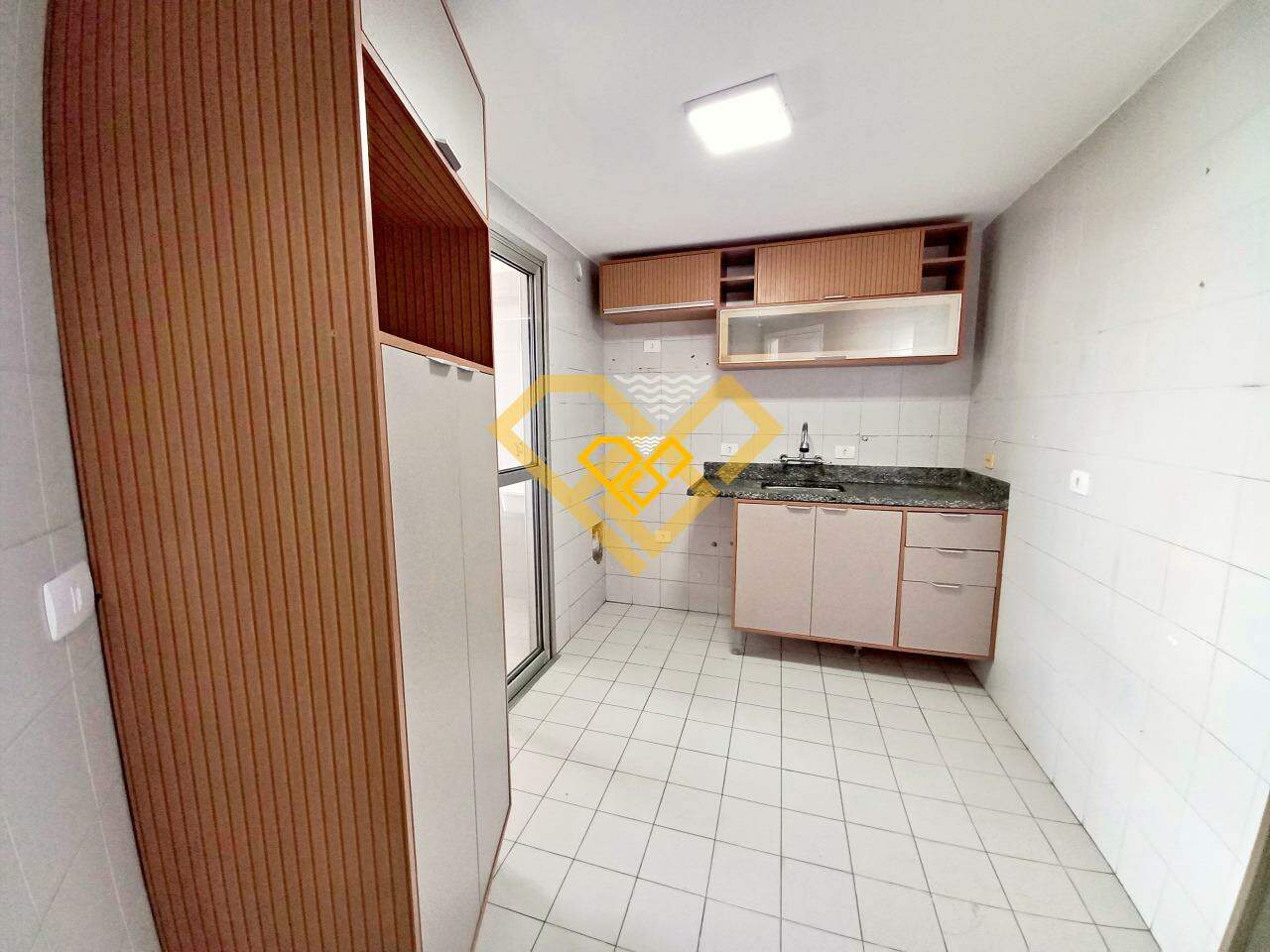 Cobertura à venda no Vila Mathias: COZINHA