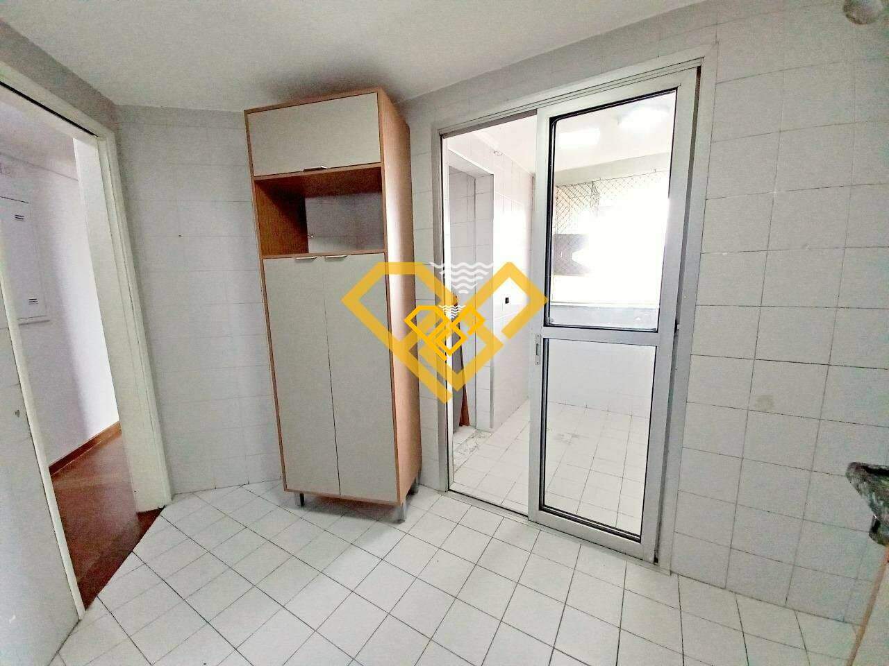 Cobertura à venda no Vila Mathias: COZINHA