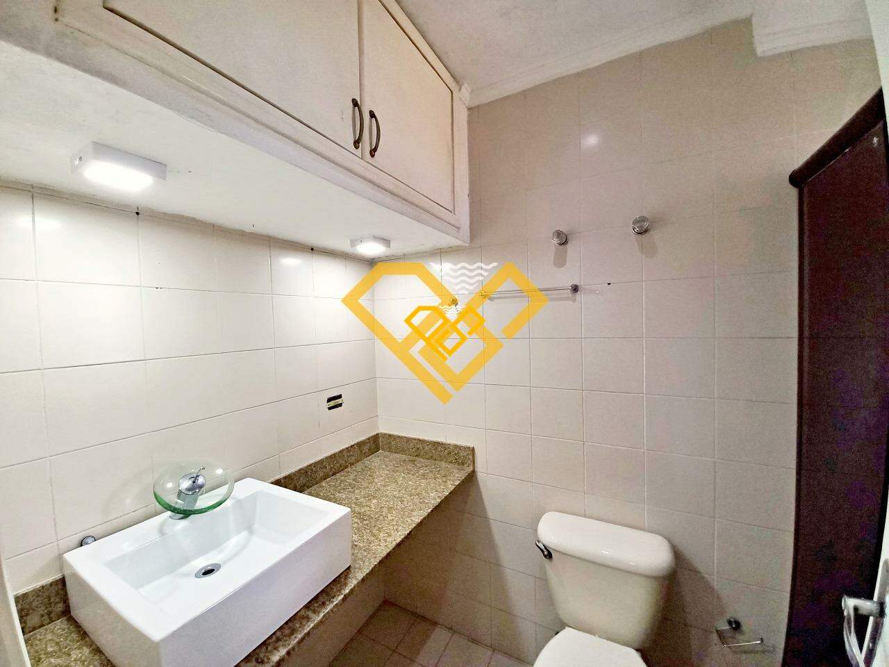 Cobertura à venda no Vila Mathias: WC SUÍTE