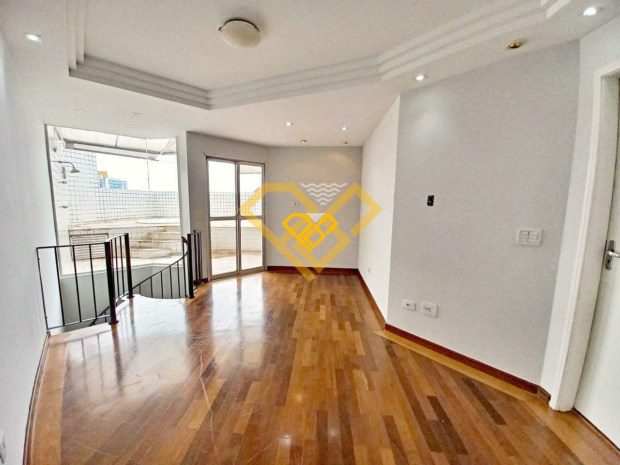 Cobertura à venda no Vila Mathias: SALA