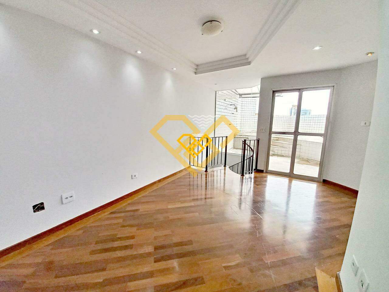 Cobertura à venda no Vila Mathias: SALA