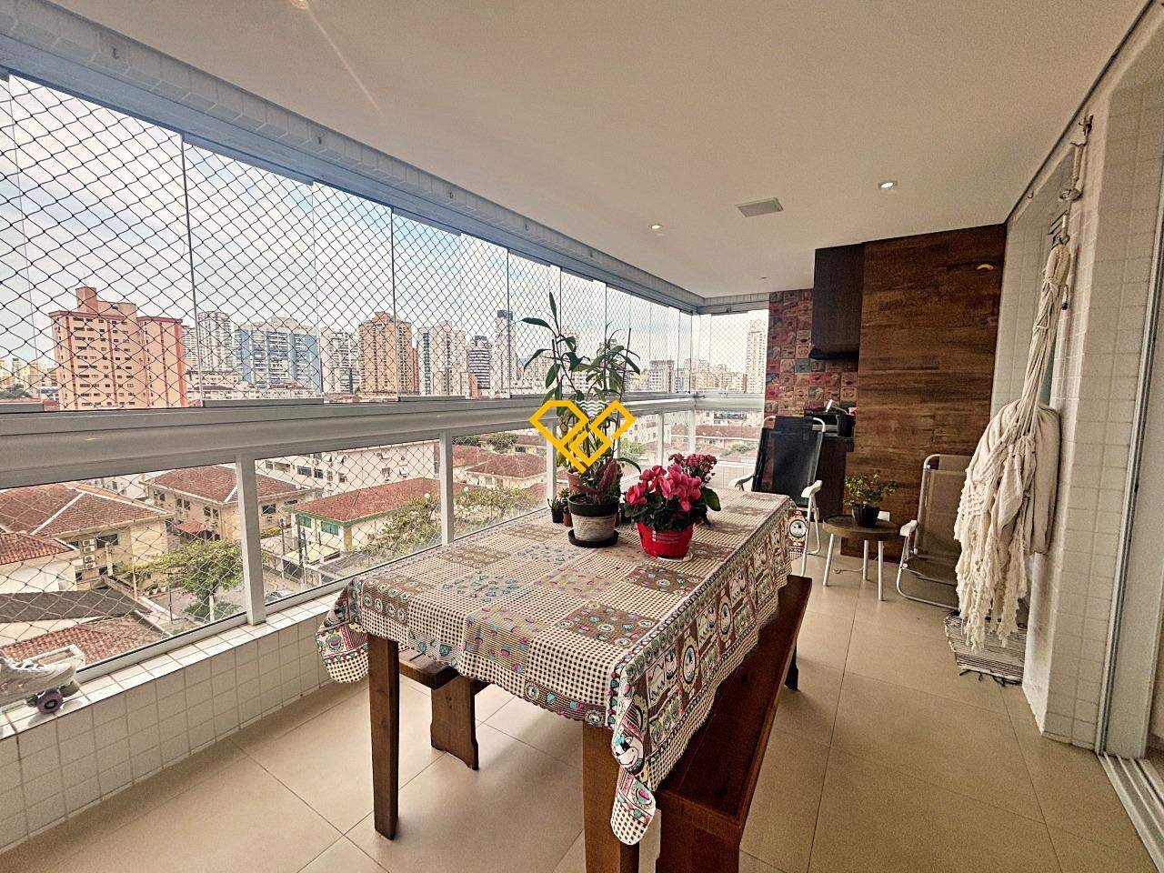 Apartamento à venda no Embaré: Varanda