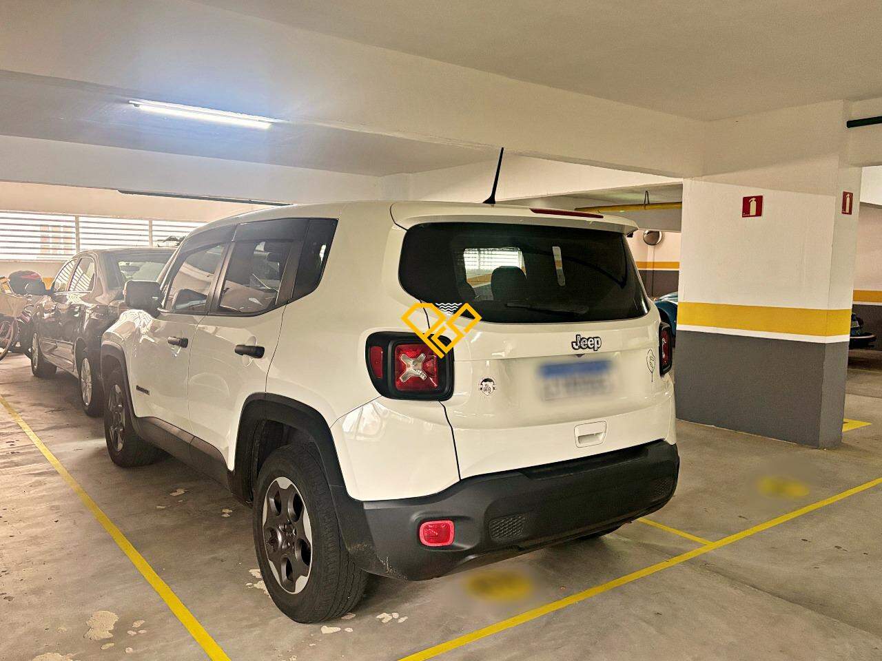 Apartamento à venda no Embaré: Garagem