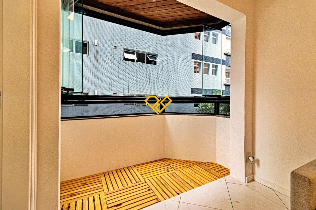 Apartamento à venda no Pompéia: Varanda