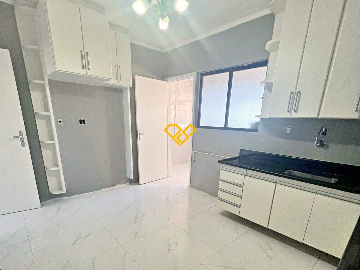 Apartamento à venda no Ponta da Praia: Cozinha