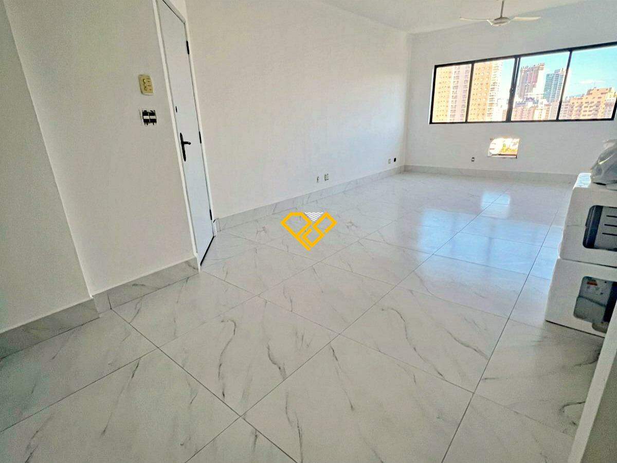 Apartamento à venda no Ponta da Praia: Sala
