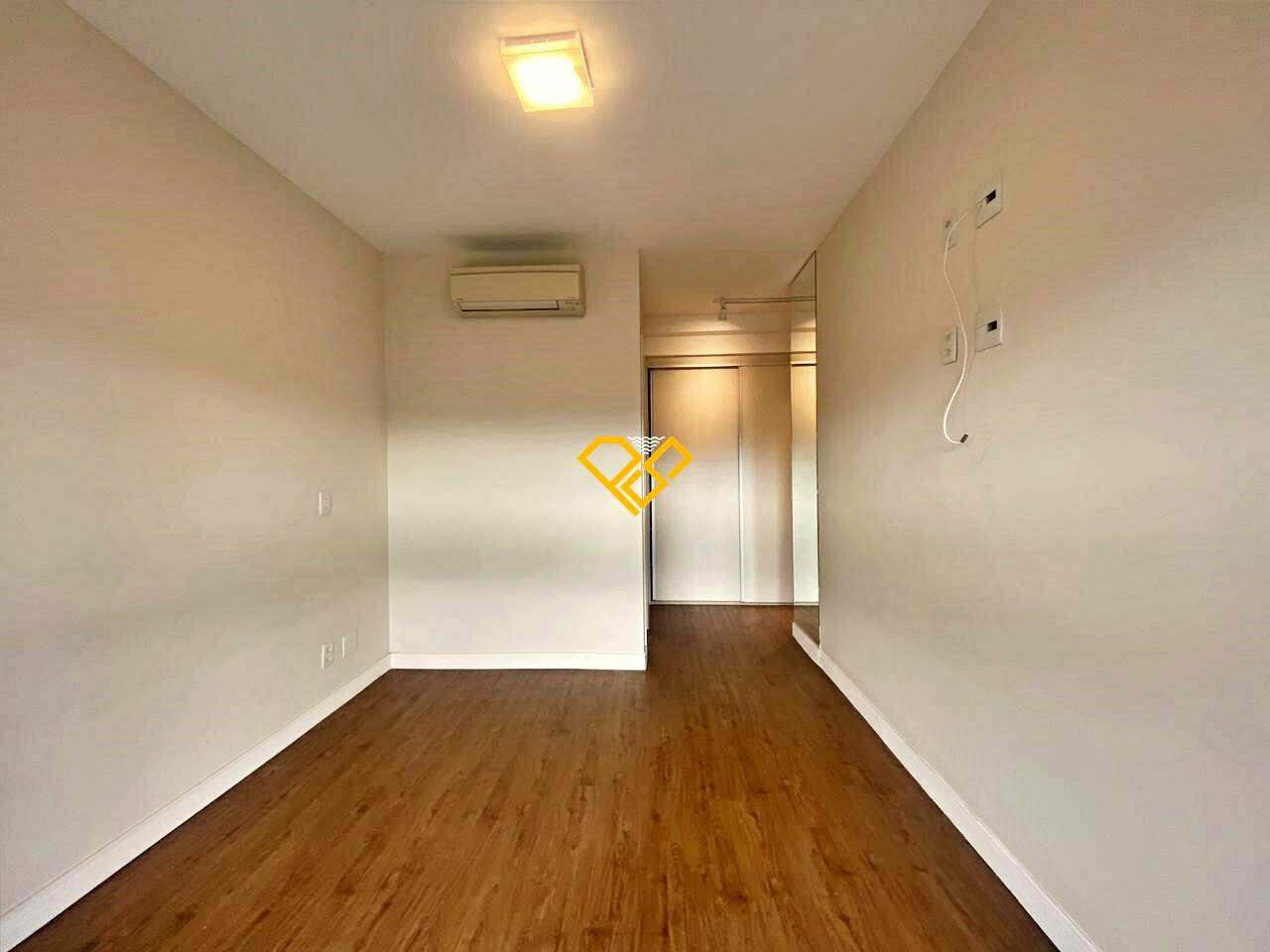 Apartamento à venda no Embaré: Dormitório 1 - suíte