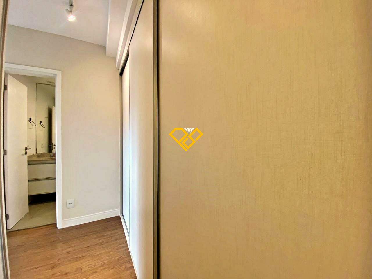 Apartamento à venda no Embaré: Dormitório 1 - suíte