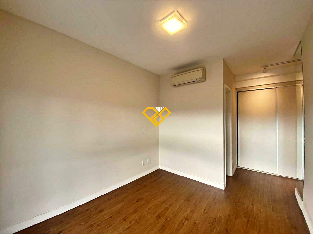 Apartamento à venda no Embaré: Dormitório 1 - suíte