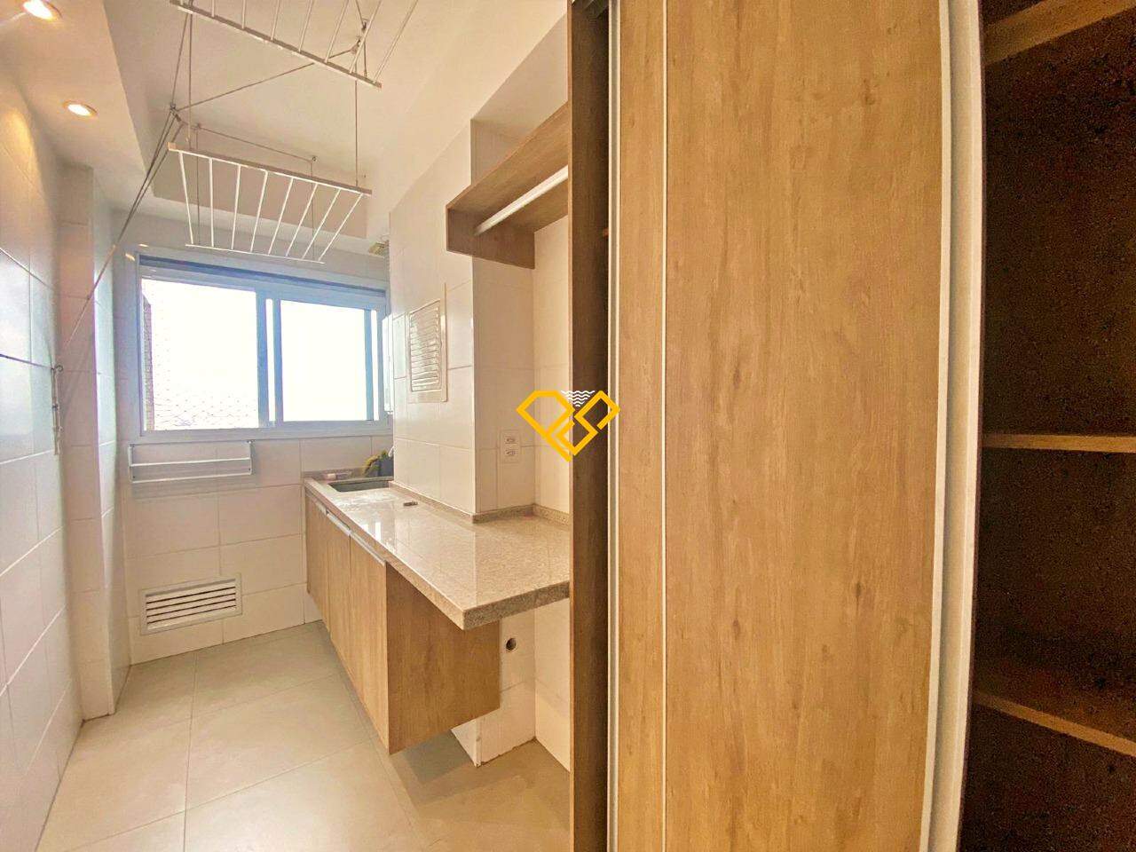 Apartamento à venda no Embaré: Área de serviço