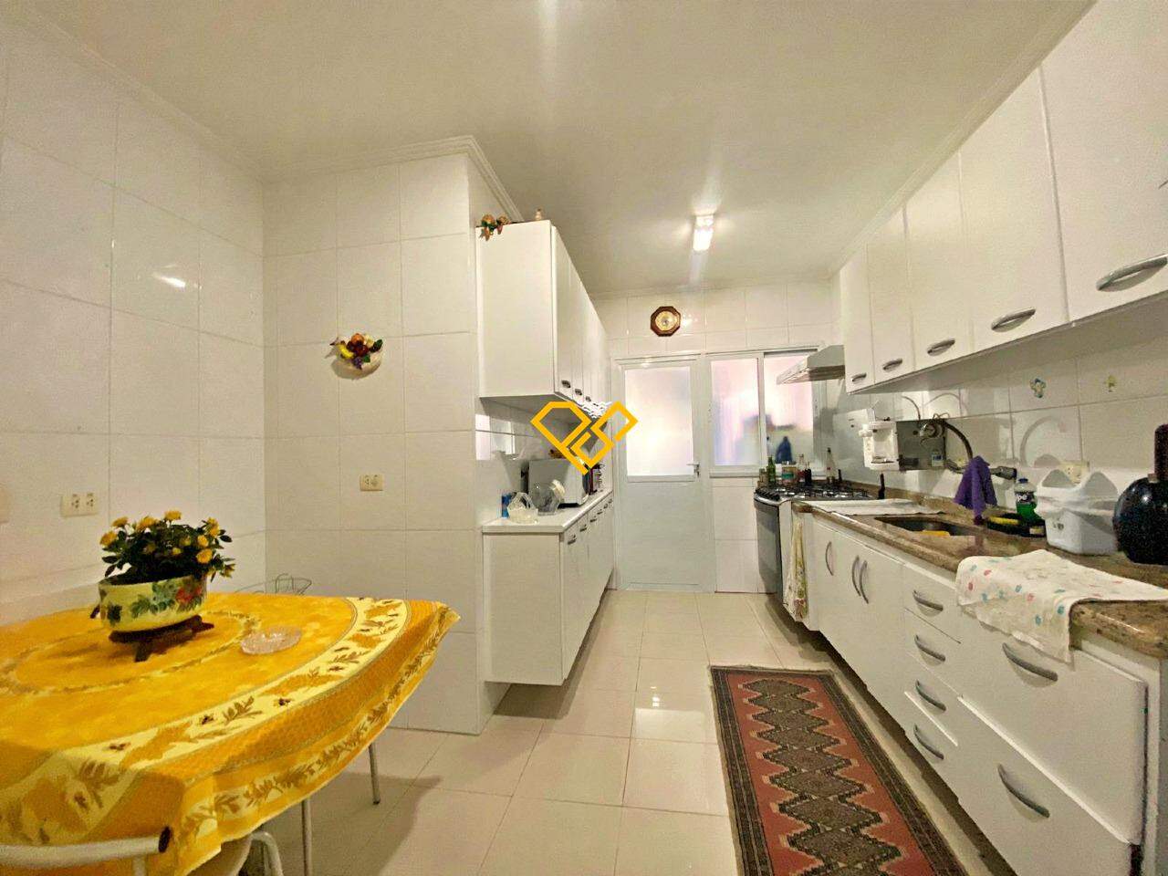 Apartamento à venda no Gonzaga: Cozinha