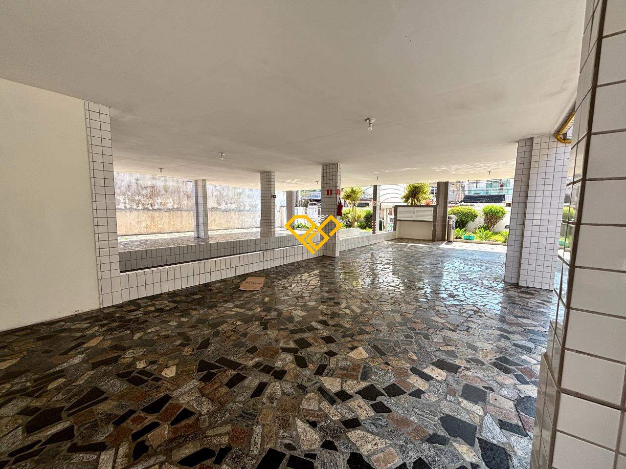 Apartamento à venda no Marapé: Entrada social