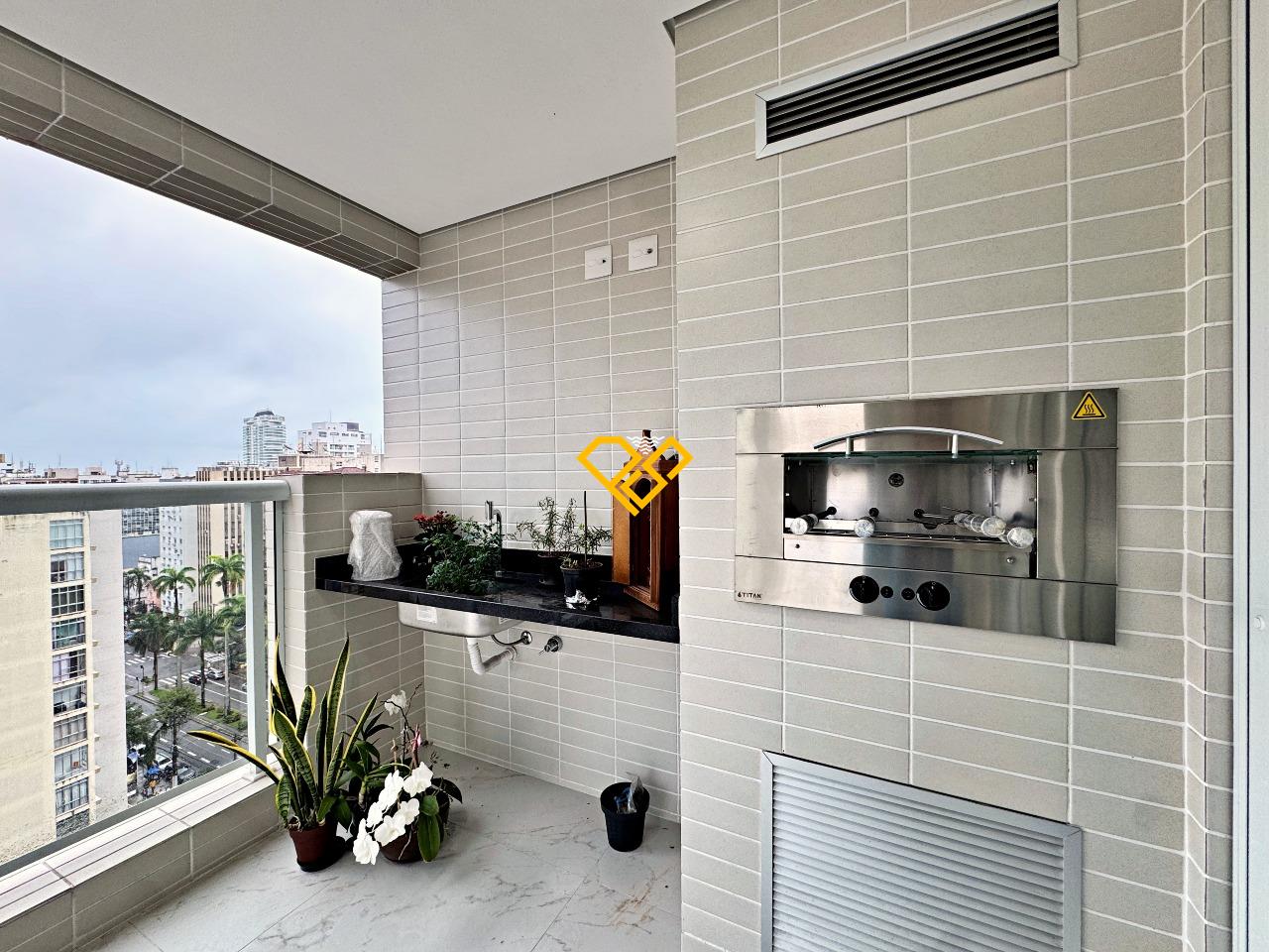 Apartamento à venda no Gonzaga: Varanda com churrasqueira