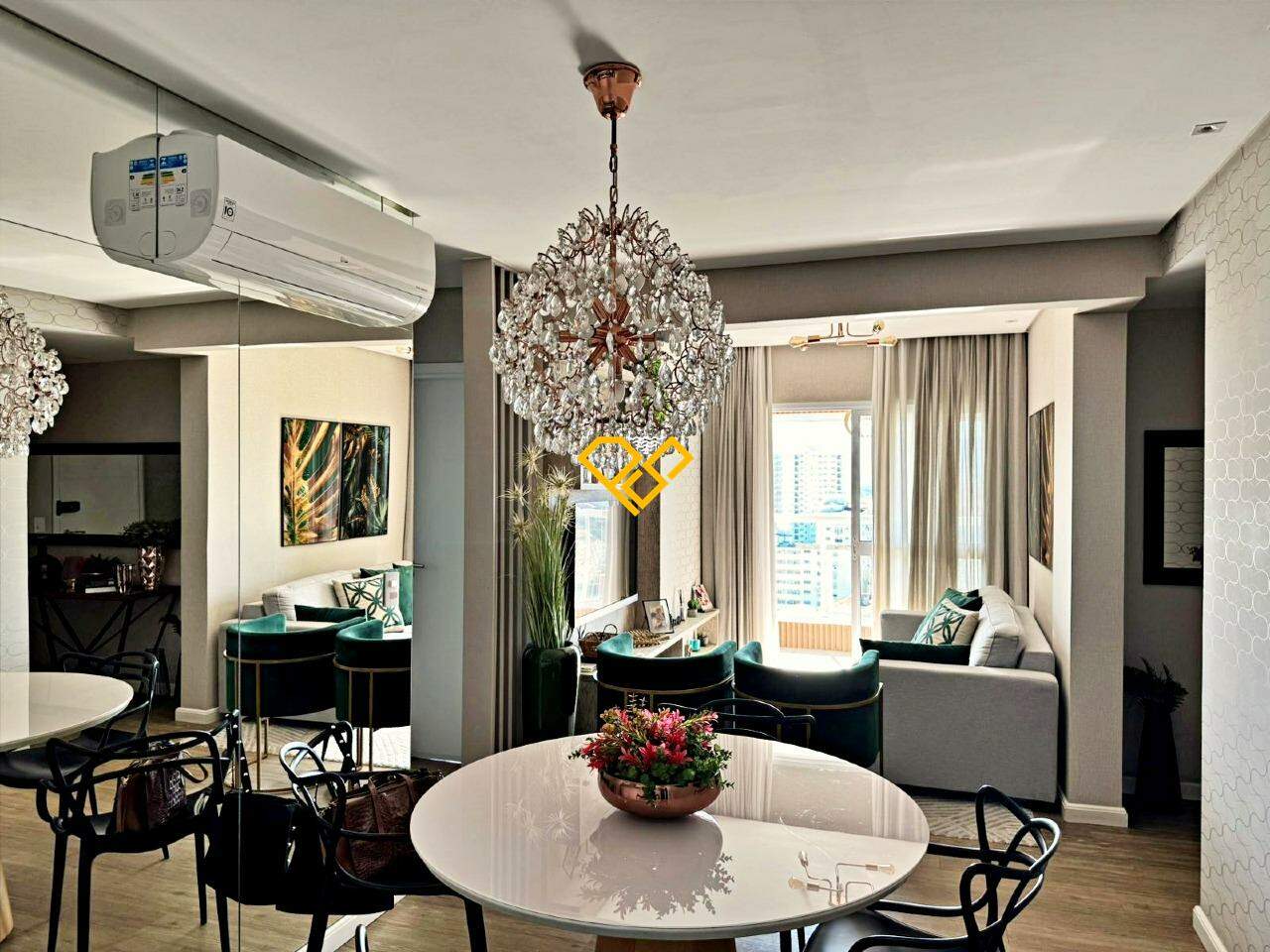 Apartamento à venda no Embaré: