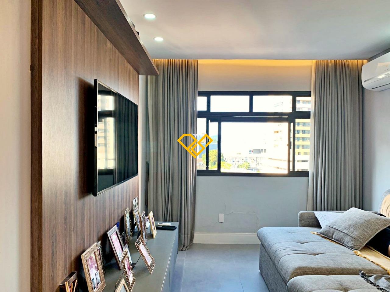 Apartamento à venda no Ponta da Praia: Sala