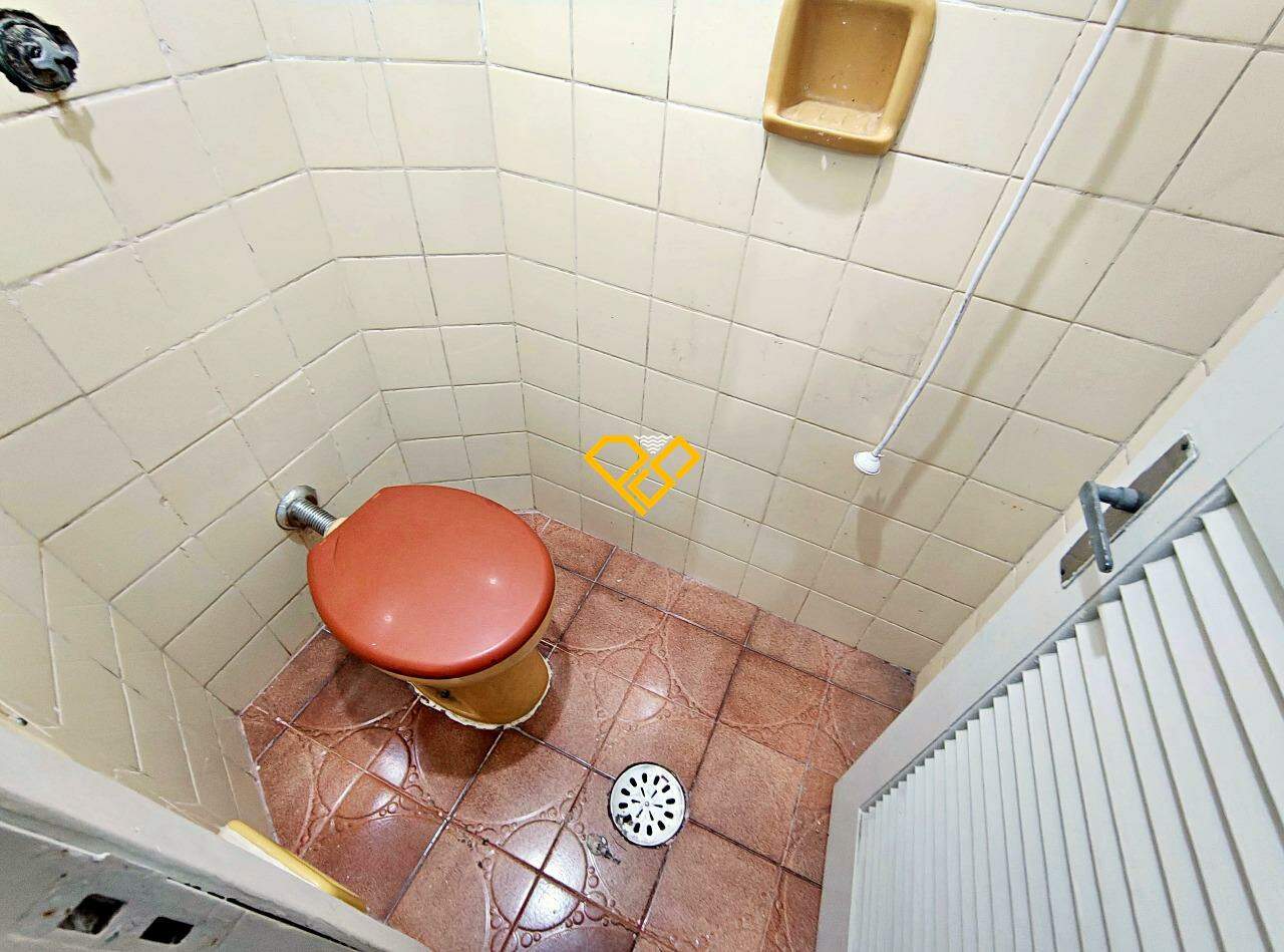 Apartamento à venda no Embaré: Wc de serviço