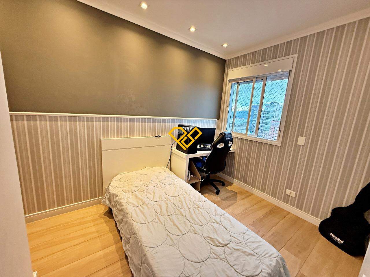 Apartamento à venda no Gonzaga: Dormitório 2 - suíte americana