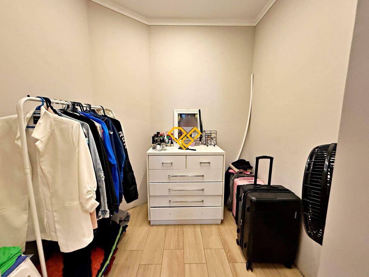Apartamento à venda no Gonzaga: Dormitório 1 - suíte - closet