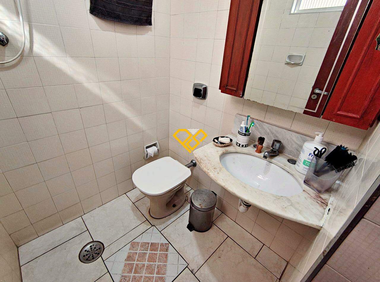 Apartamento à venda no Embaré: Wc de serviço