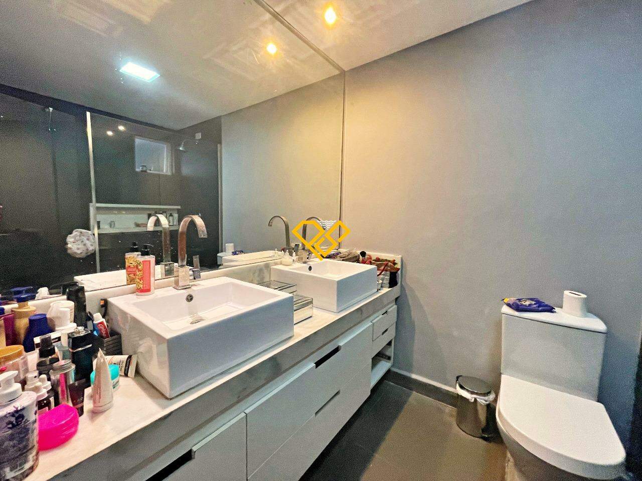 Apartamento à venda no José Menino: Wc suíte
