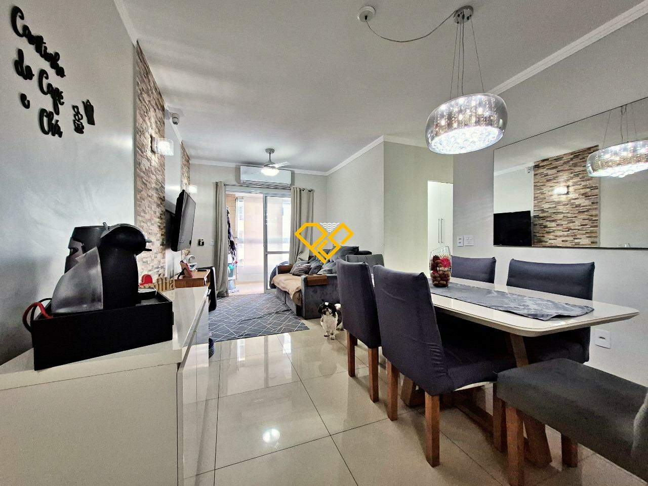 Apartamento à venda no Ponta da Praia: Sala