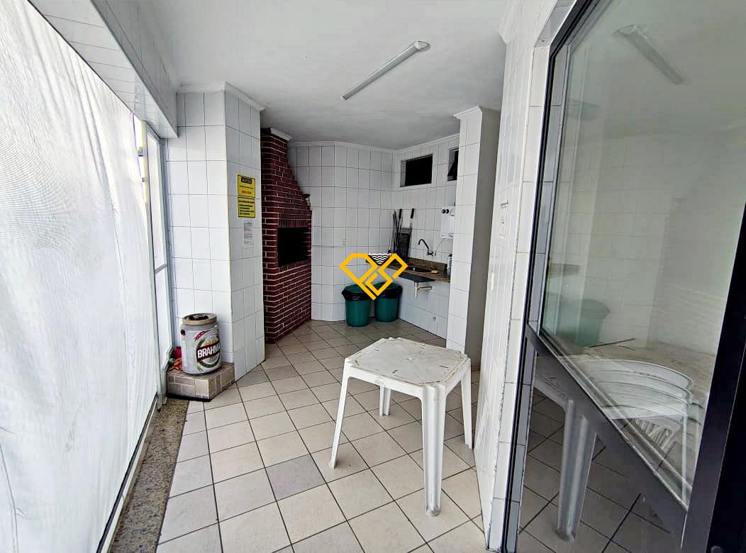 Apartamento à venda no Embaré: Lazer - churrasqueira
