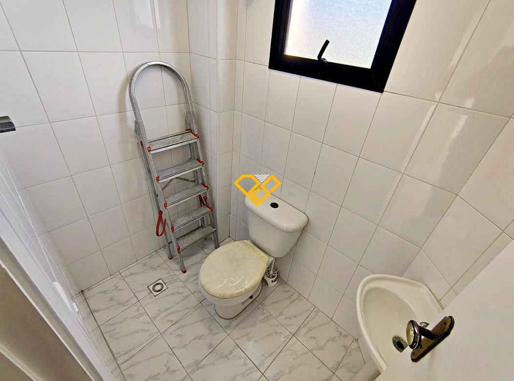 Apartamento à venda no Embaré: Wc de serviço