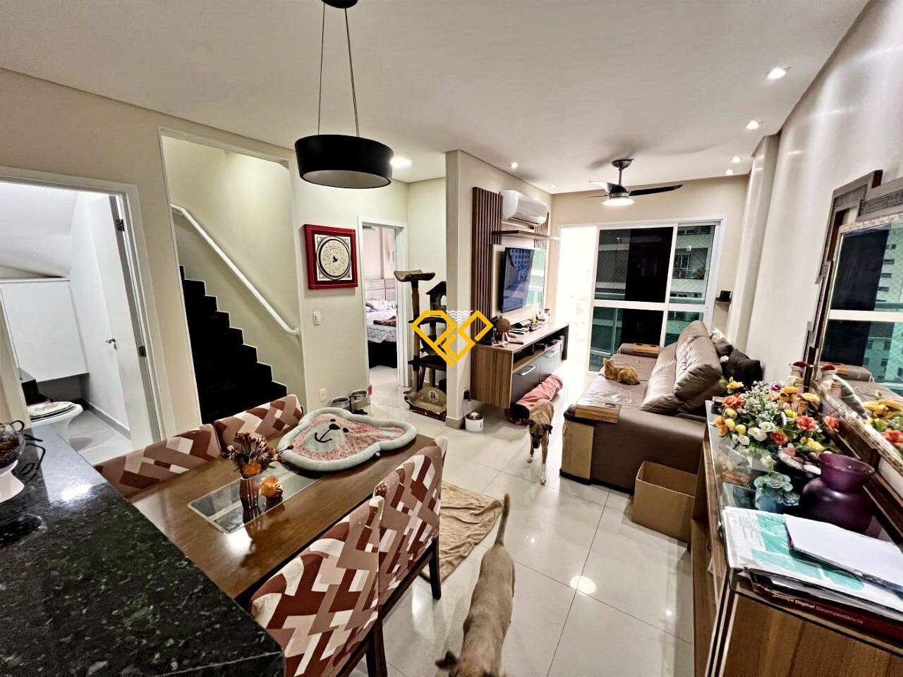 Cobertura à venda no Marapé: Sala 1° piso