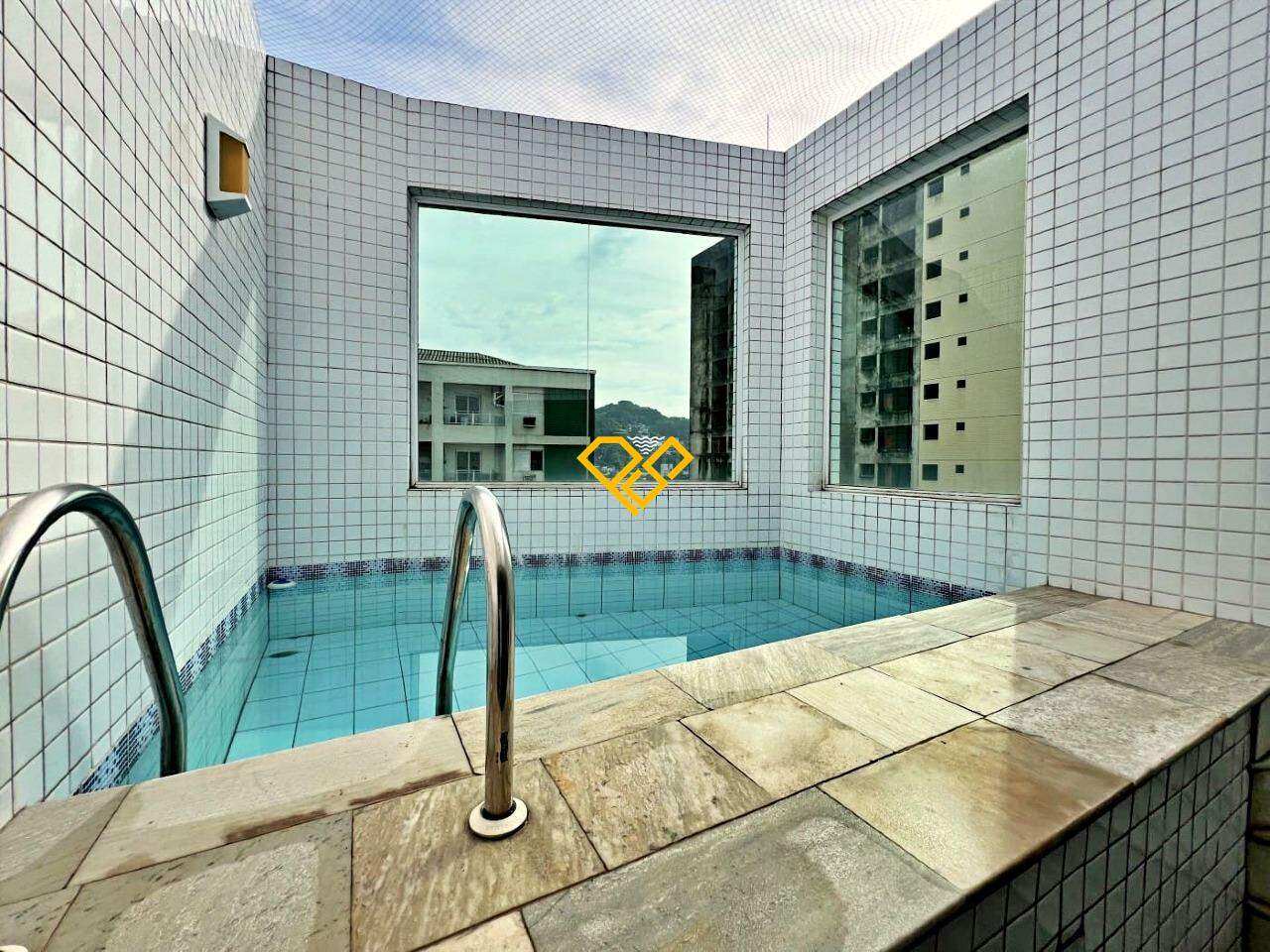 Cobertura à venda no Marapé: Piscina