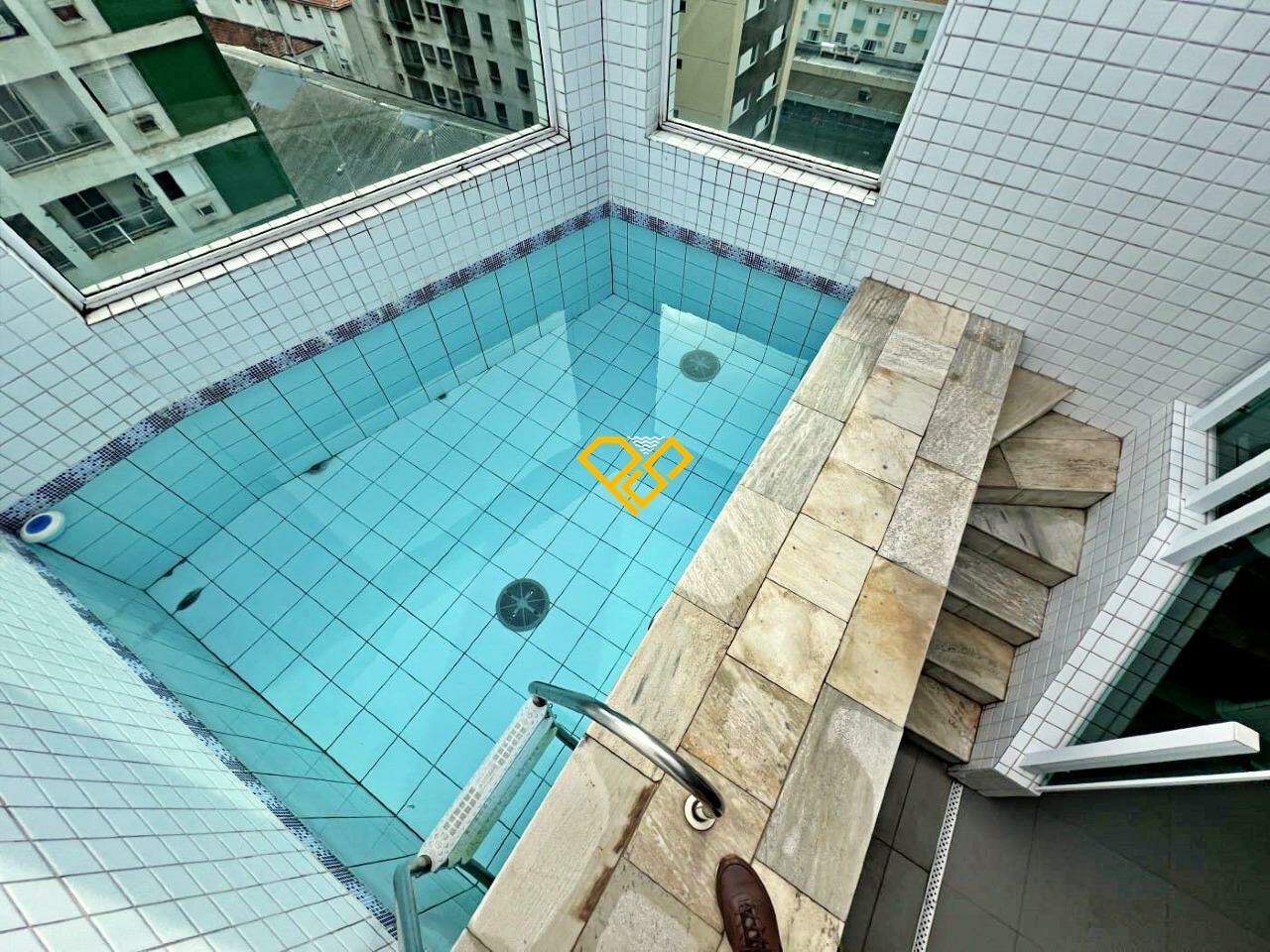 Cobertura à venda no Marapé: Piscina