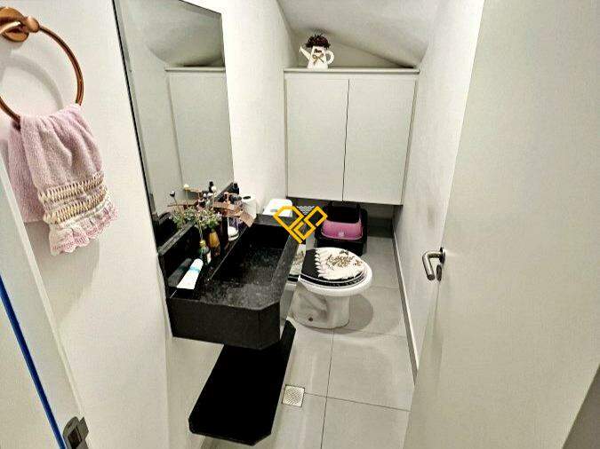 Cobertura à venda no Marapé: Wc de serviço