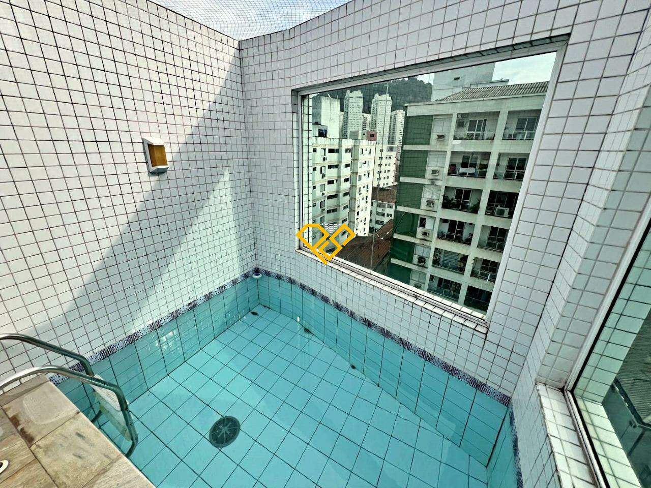 Cobertura à venda no Marapé: Piscina