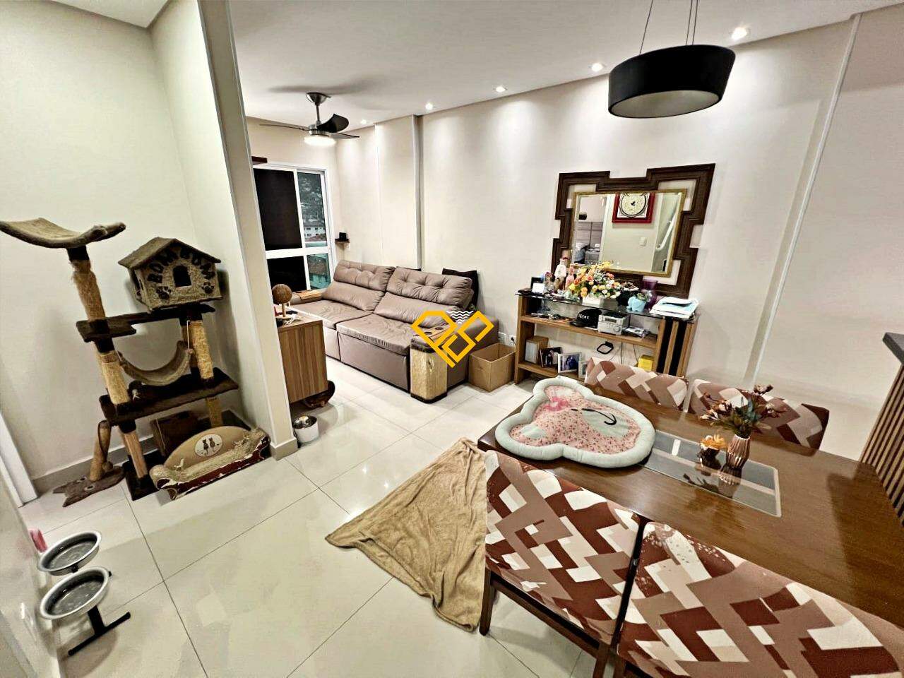 Cobertura à venda no Marapé: Sala 1° piso