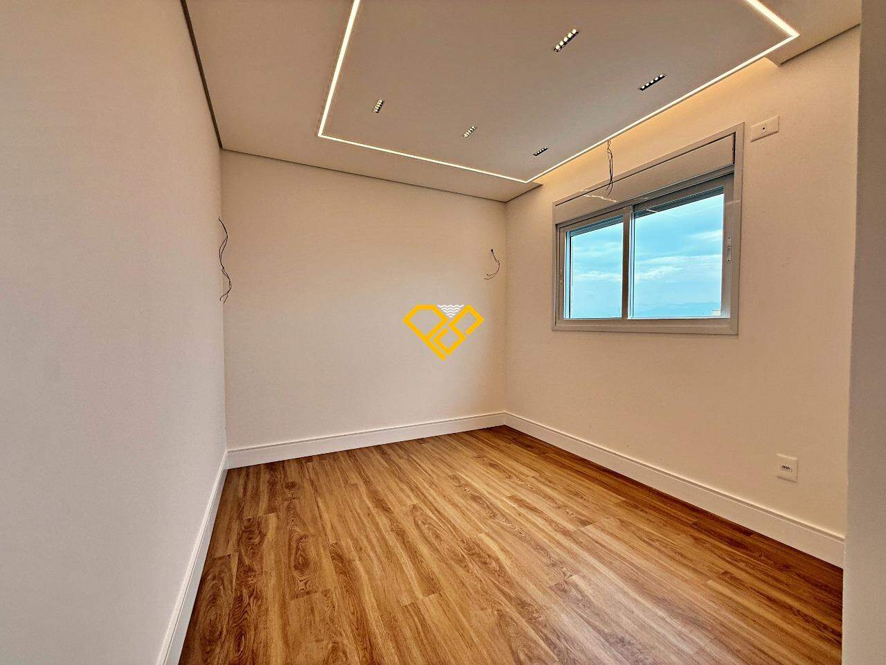 Apartamento à venda no Aparecida: Suíte 1 - master closet