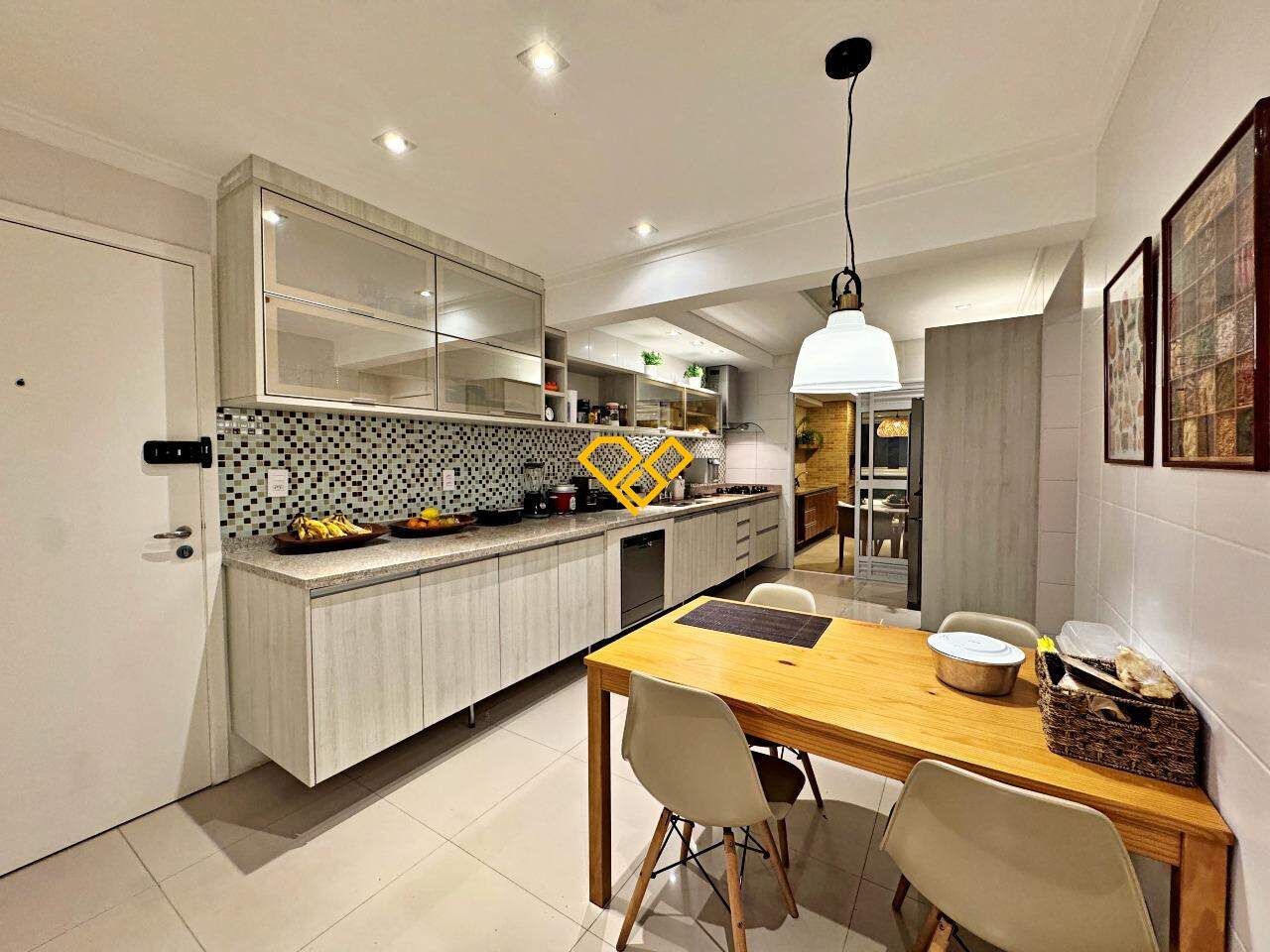 Apartamento à venda no Embaré: Cozinha