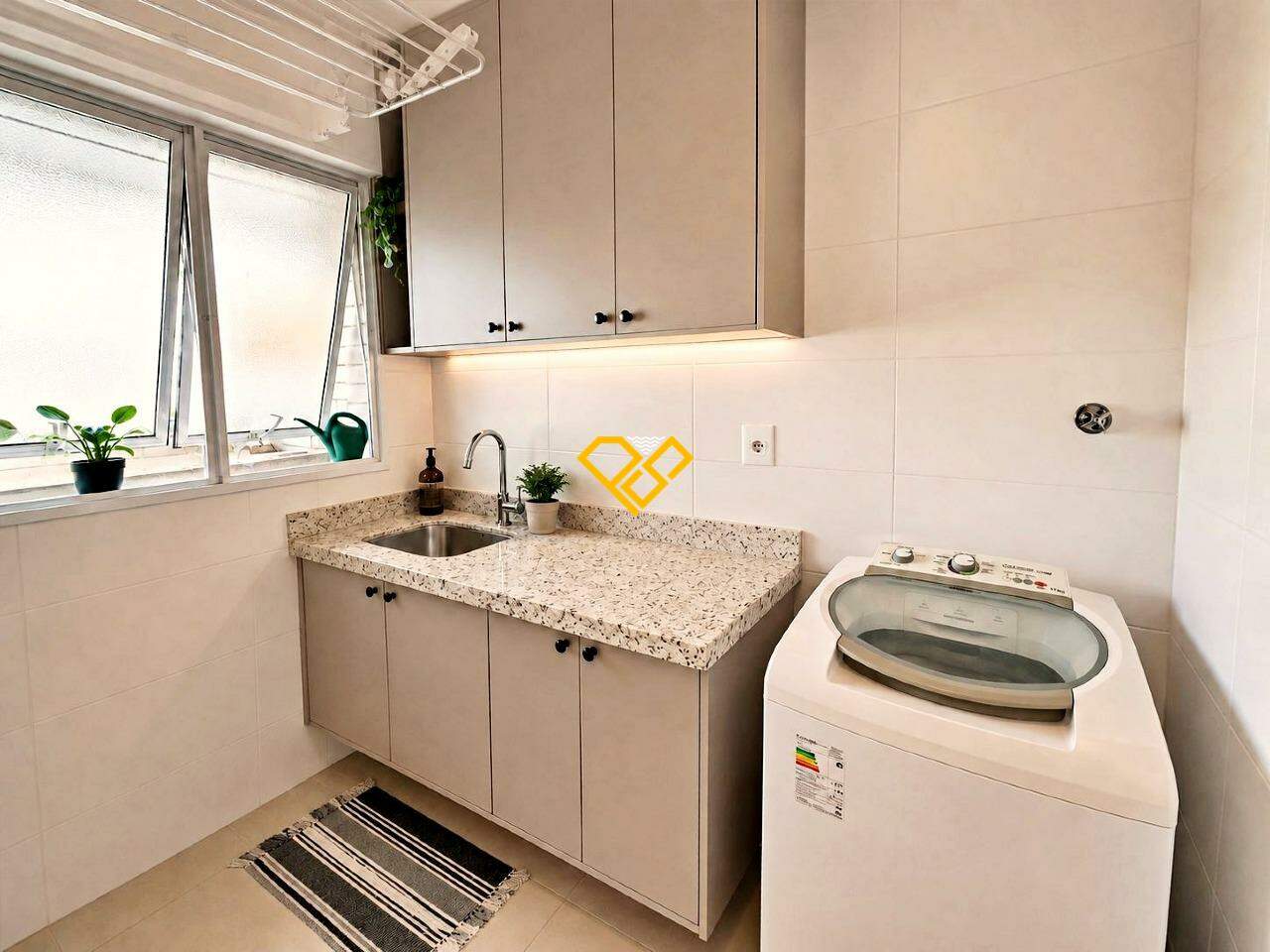 Apartamento à venda no Ponta da Praia: Área de serviço