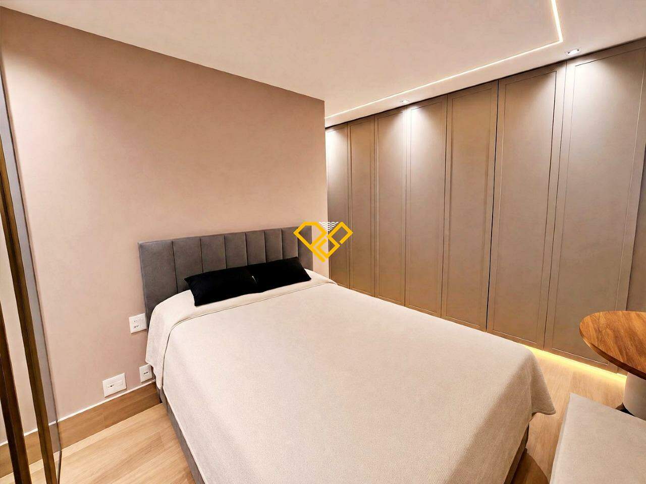 Apartamento à venda no Ponta da Praia: Dormitório 1 - suíte