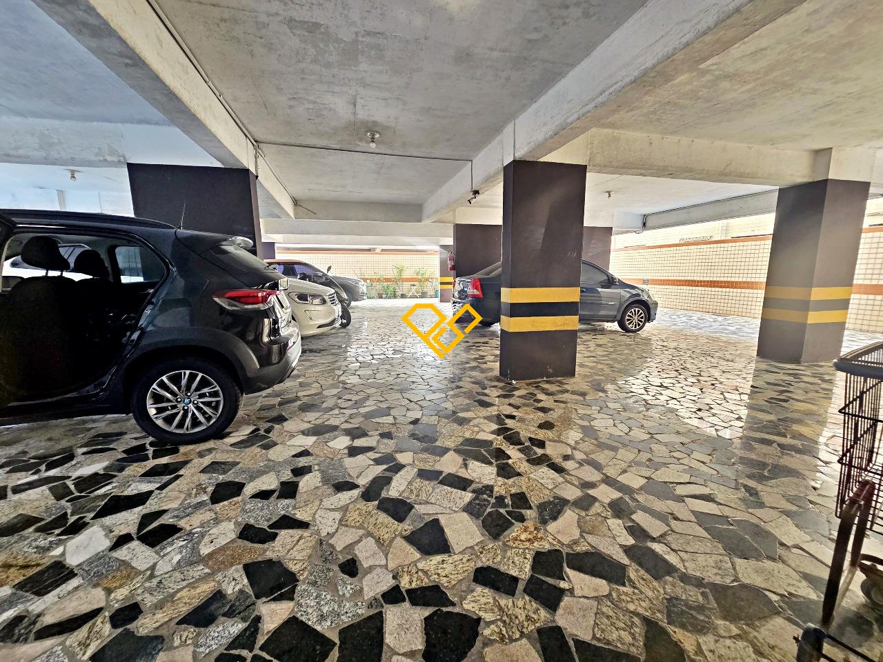 Apartamento à venda no Boqueirão: Garagem