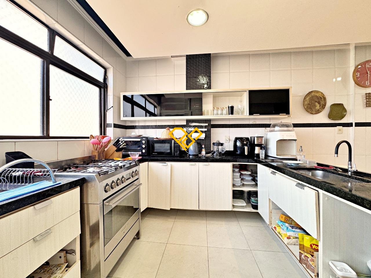 Cobertura para aluguel no Embaré: Cozinha