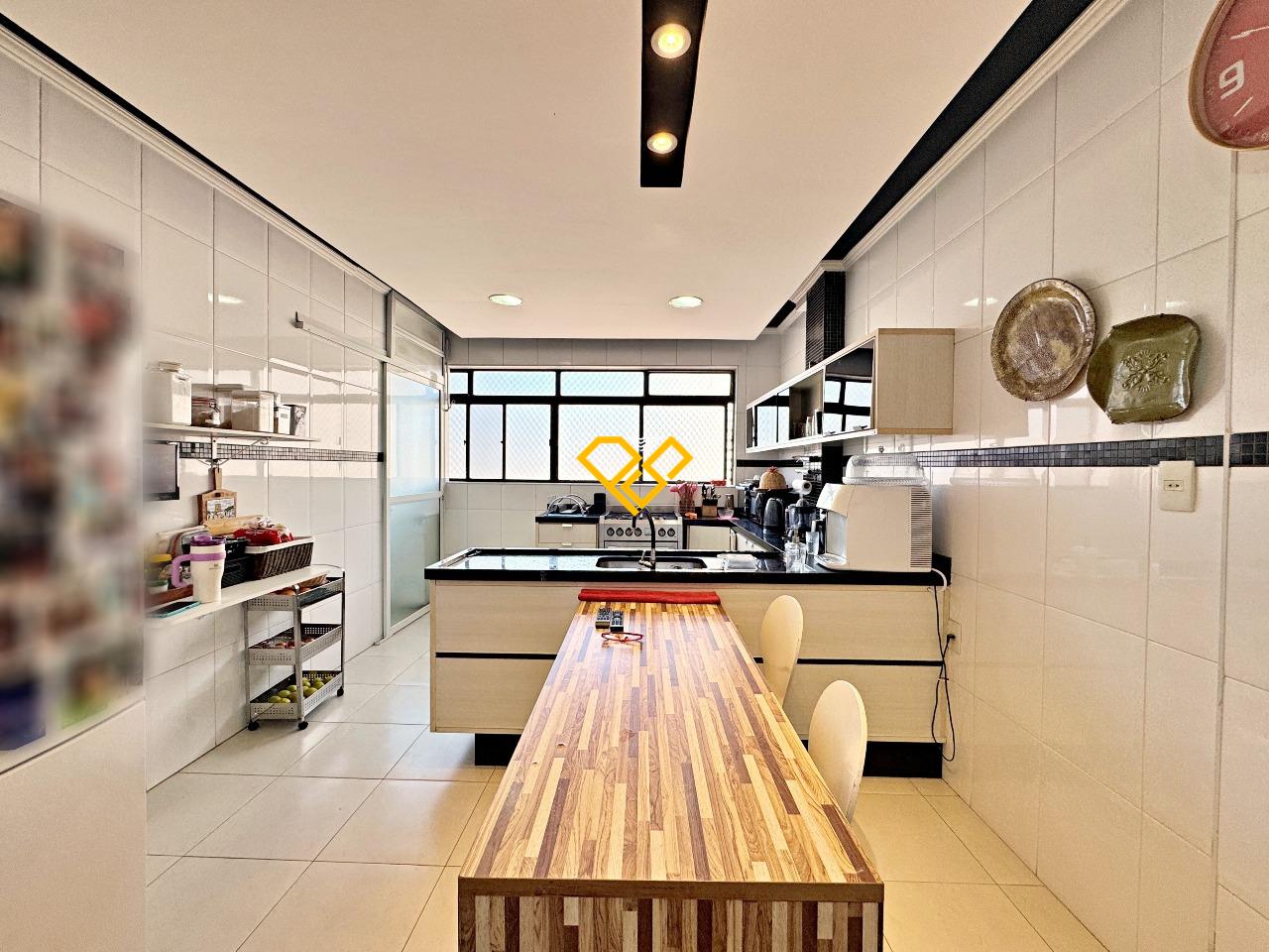 Cobertura para aluguel no Embaré: Cozinha