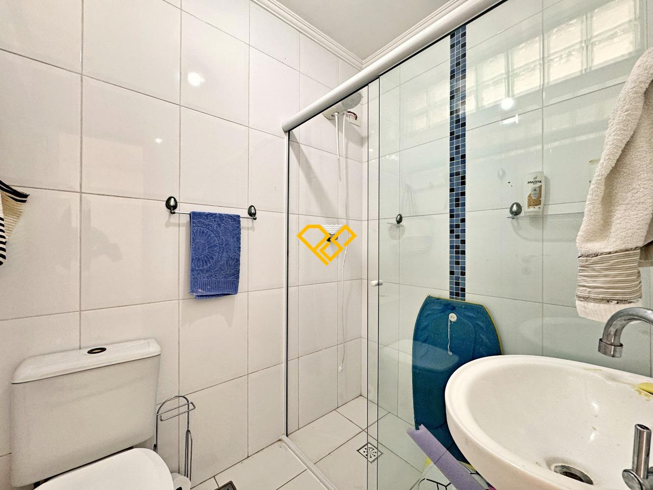 Cobertura para aluguel no Embaré: 